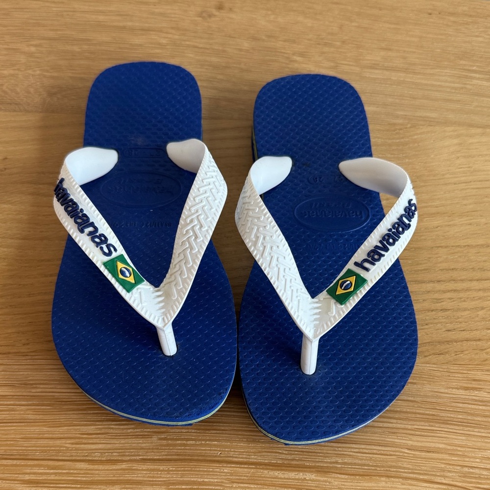Havaianas Classic Blue and White Sandals